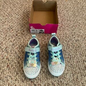 NWT Sketchers Twinkle Toes Toddler size 10 sneakers
